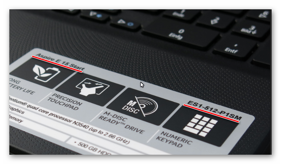 Вариант расположения наклейки с информацией о модели ноутбука Acer на его корпусе